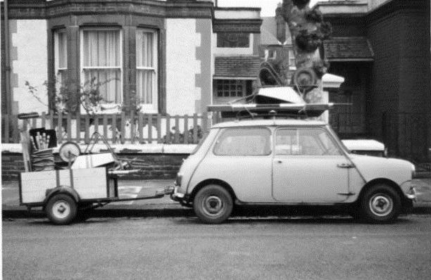 Ah02_Mini_and_trailer_late_60s